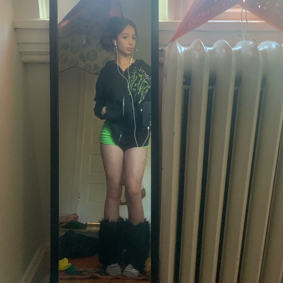 Meet your Posher, Ava - Picture 3 of 3